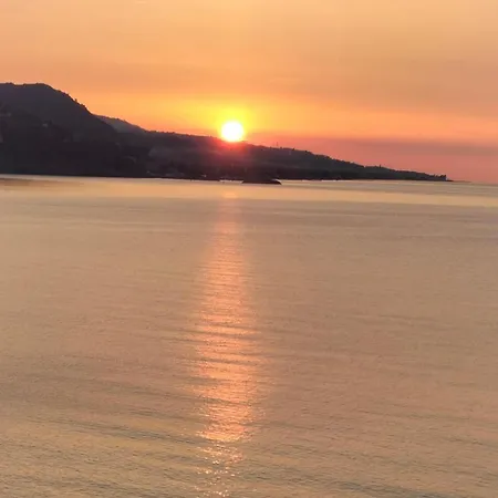 Un Mare Di Fiori Lägenhet