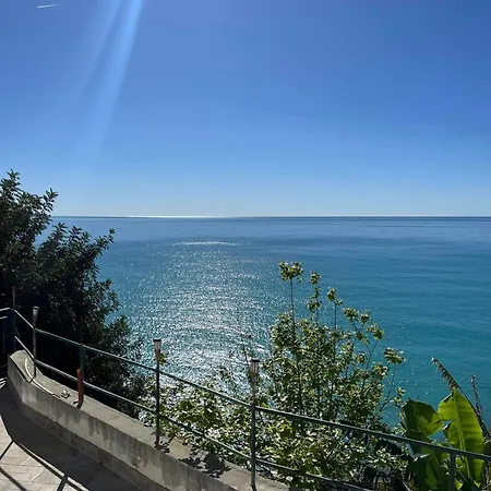 Lägenhet Un Mare Di Fiori Ventimiglia